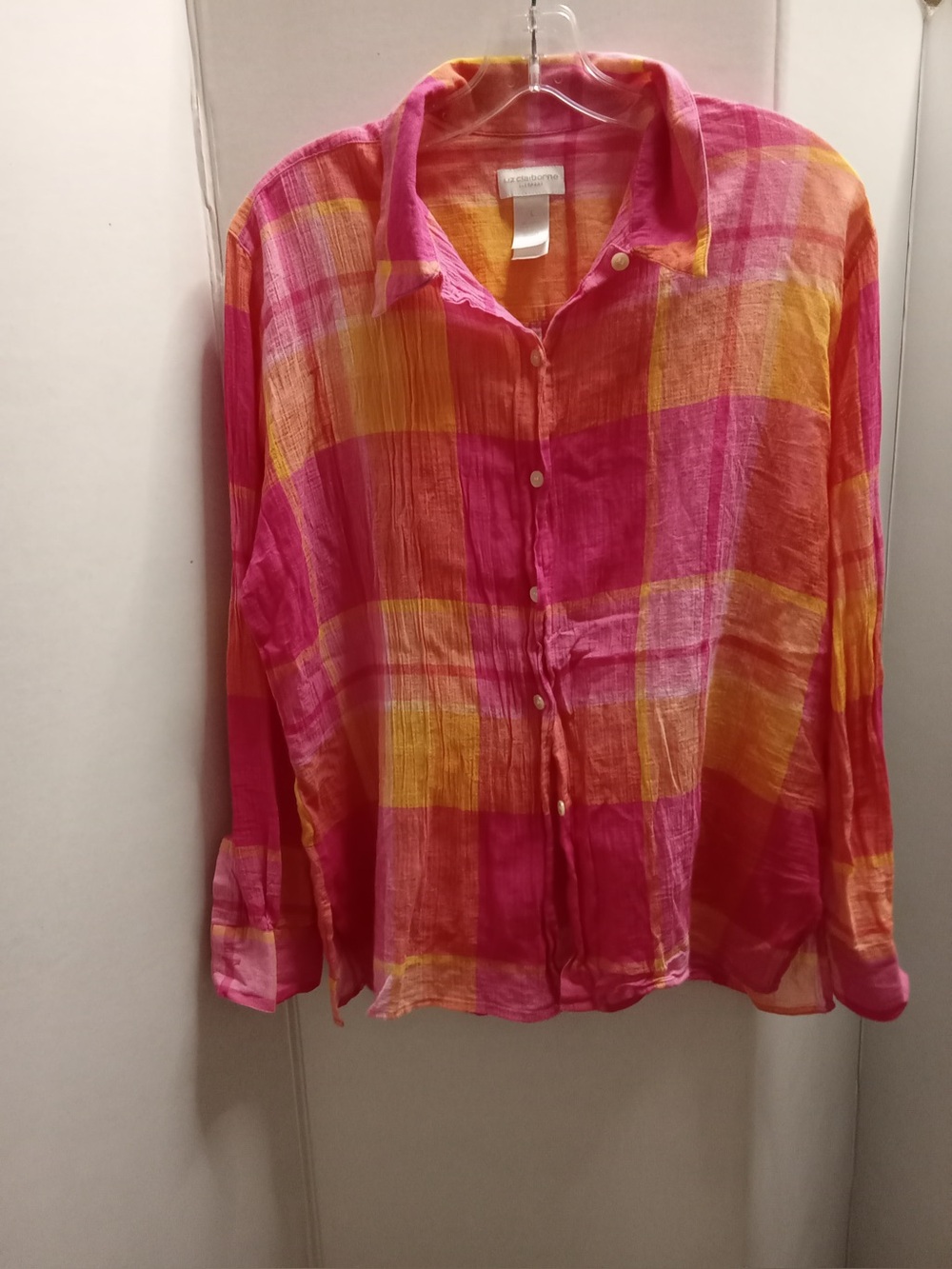 Claiborne Lizsport Plaid Button Up Shirt in Size Large A2